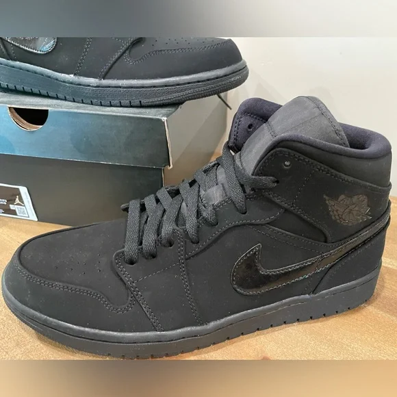 NWT Nike Men’s Air Jordan 1 Mid Black/Black - 2020 - 9.5 - Picture 6 of 6